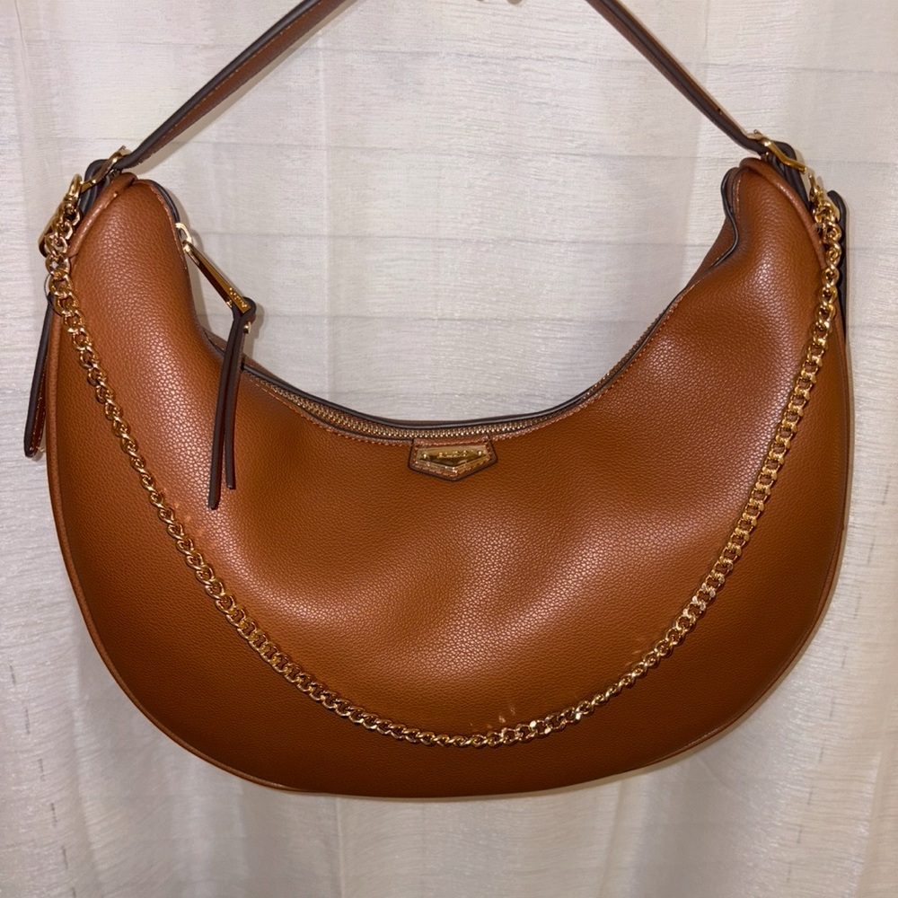 Her Brown🤎Bag👜